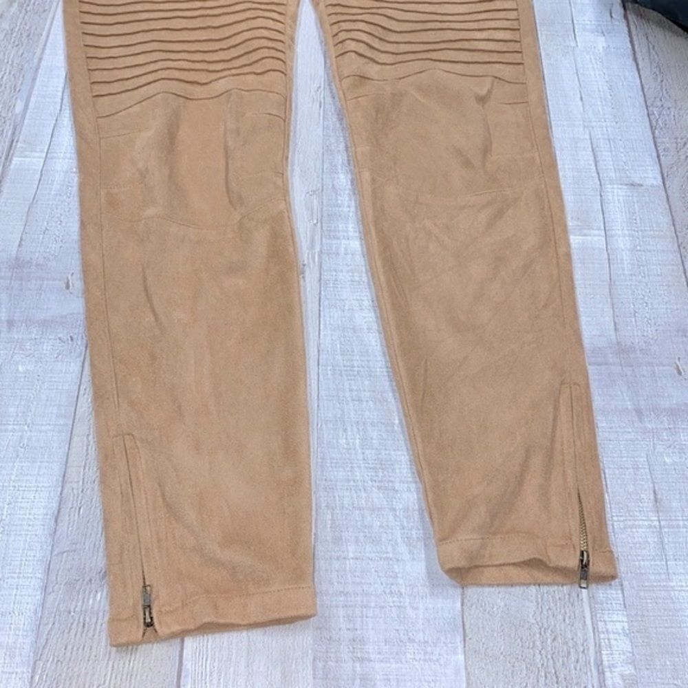 Umgee faux suede zippered ankle pants size medium - Picture 4 of 7